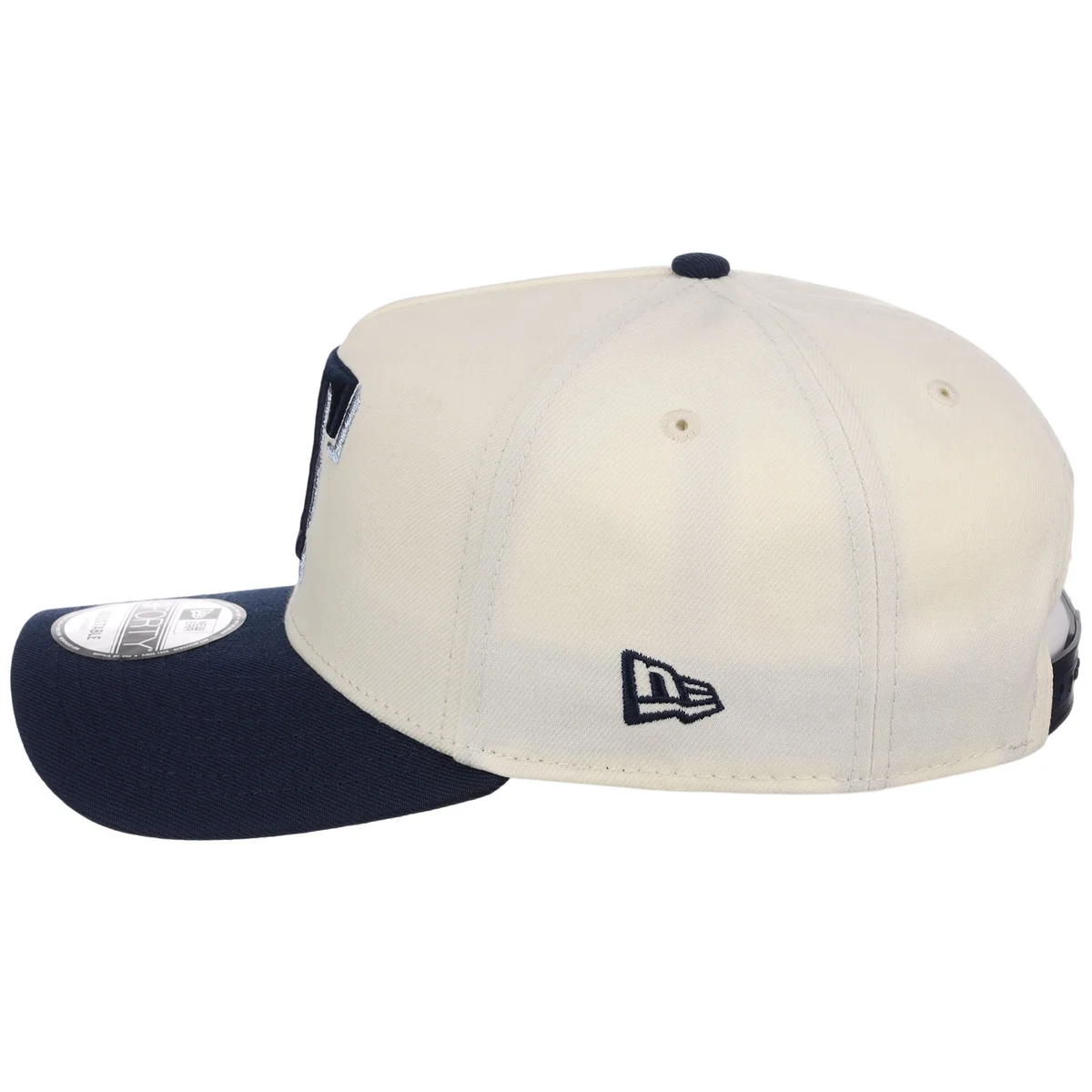 Texas Rangers MLB Chrome x Navy FASHION CORE New Era 9FORTY A-Frame detail view