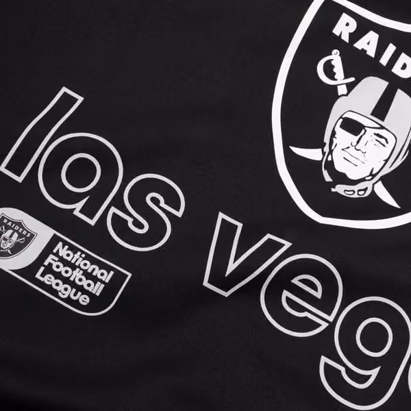 Las Vegas Raiders Peformance Nike Therma-FIT NFL Hoodie Black view 3