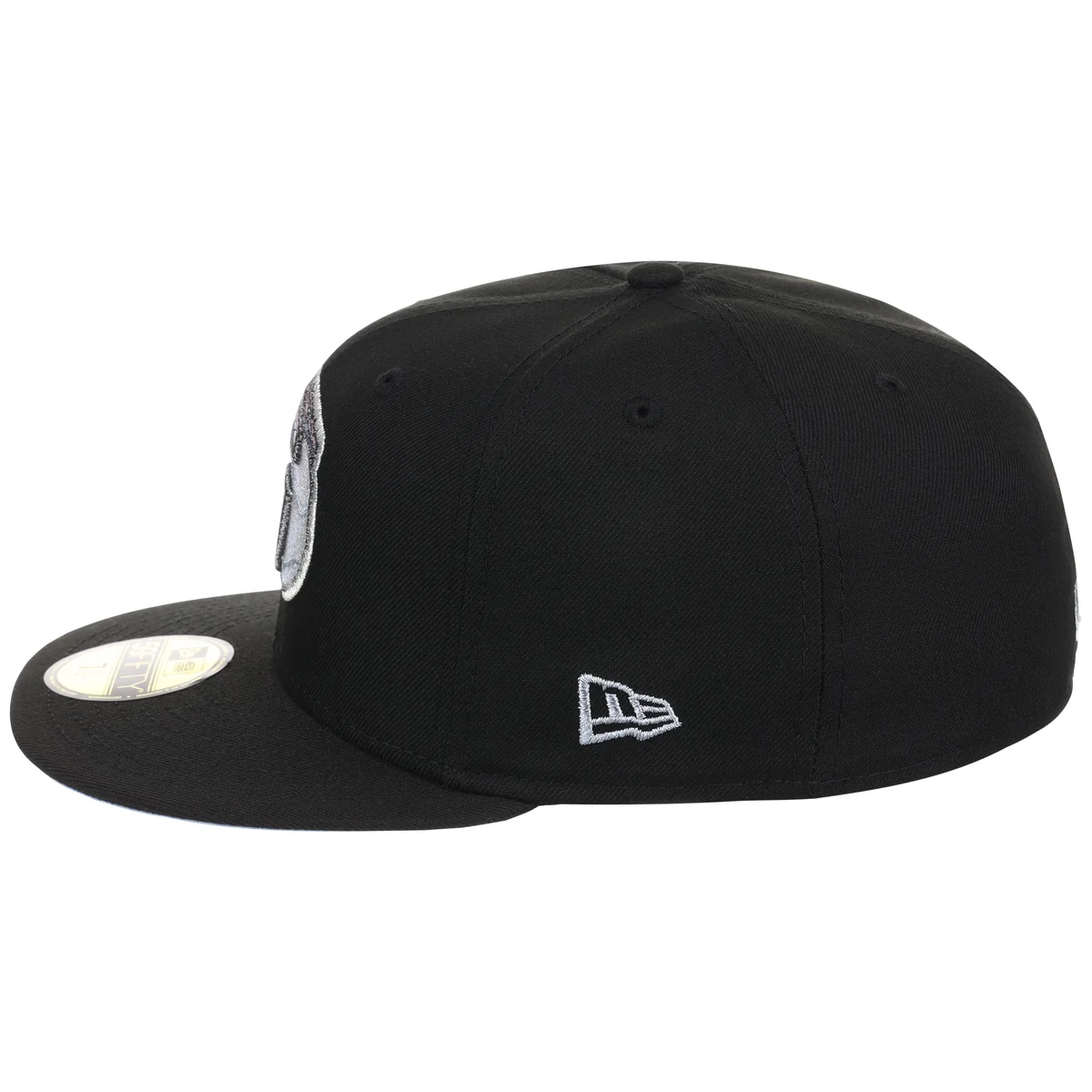 Cleveland Guardians MLB Pewter Skies New Era 59FIFTY detail view