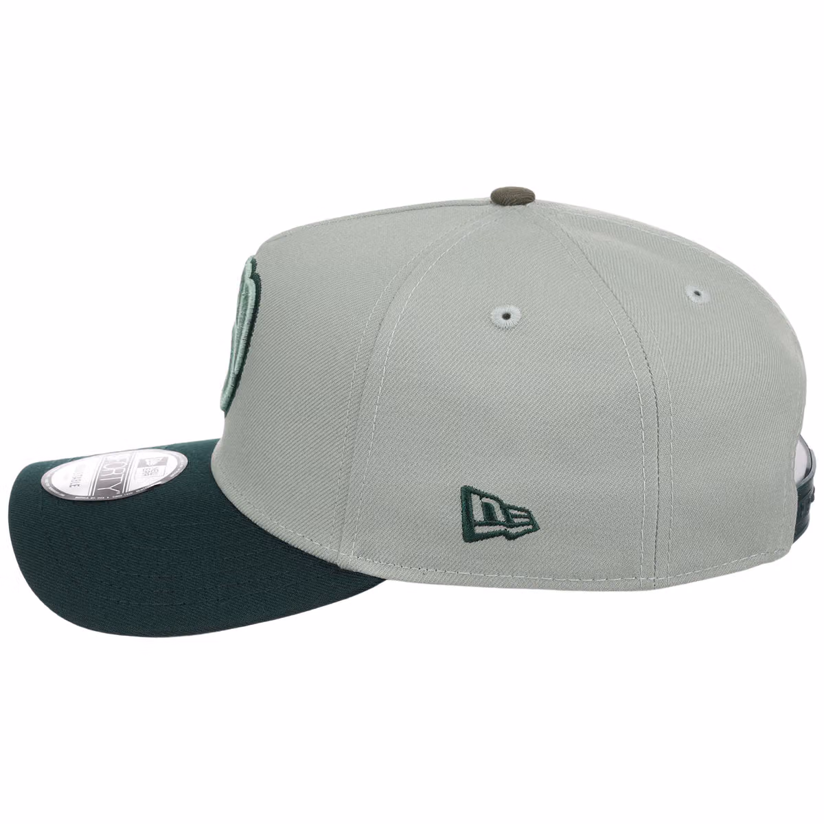 Milwaukee Brewers MLB Everest x Dark Green FASHION CORE New Era 9FORTY A-Frame detail view
