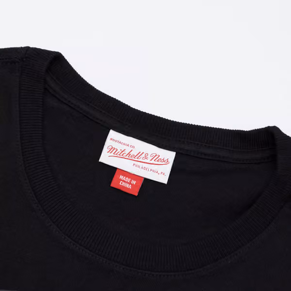 Philadelphia 76ers Big Face 4.0 Heavyweight Mitchell & Ness NBA T-Shirt Black view 5