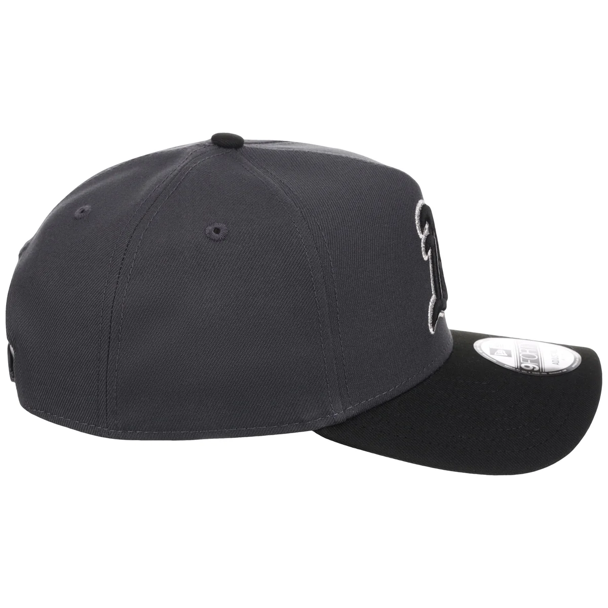 Oakland Athletics MLB Graphite x Black FASHION CORE New Era 9FORTY A-Frame detail view