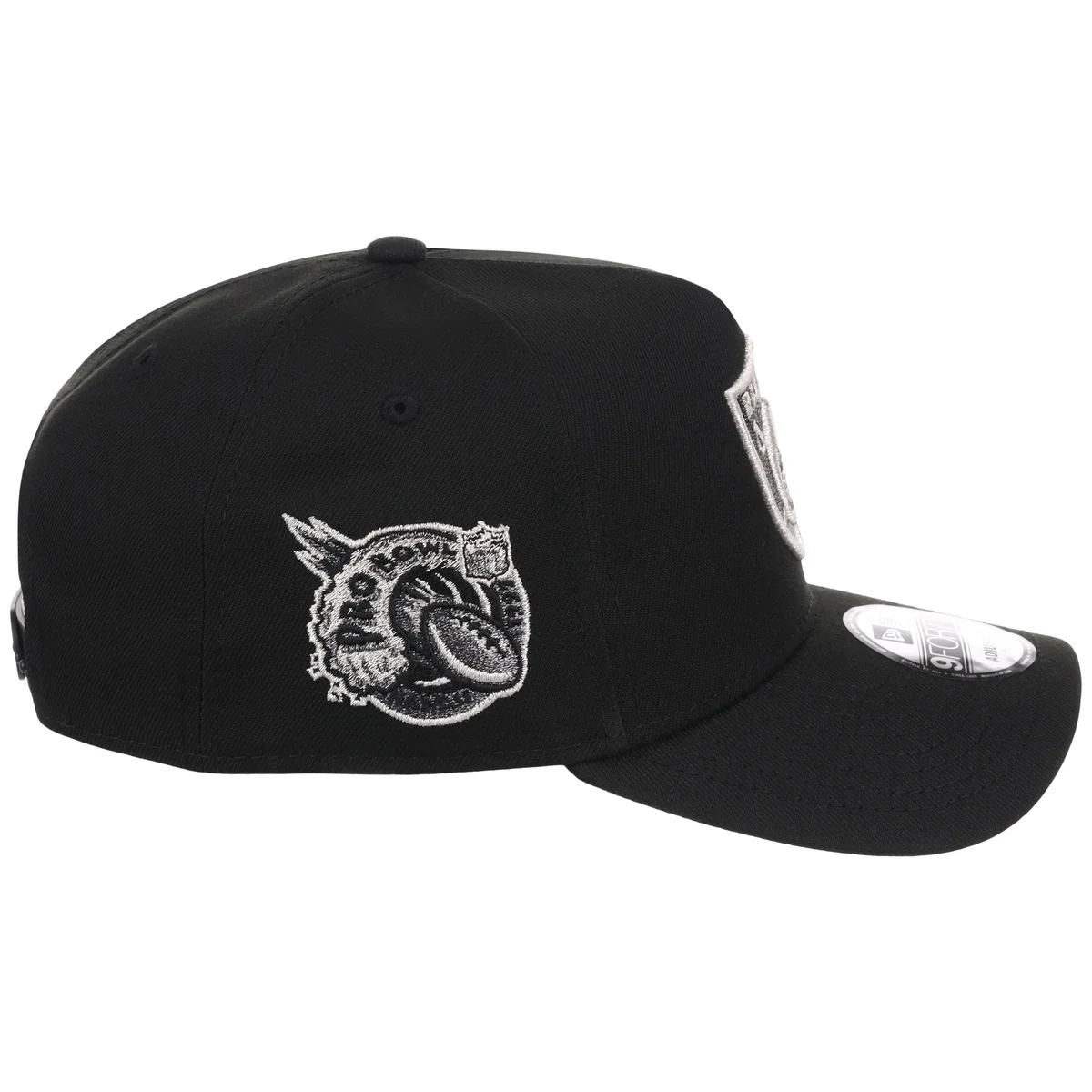 Las Vegas Raiders NFL Liquid Titanium New Era 9FORTY detail view