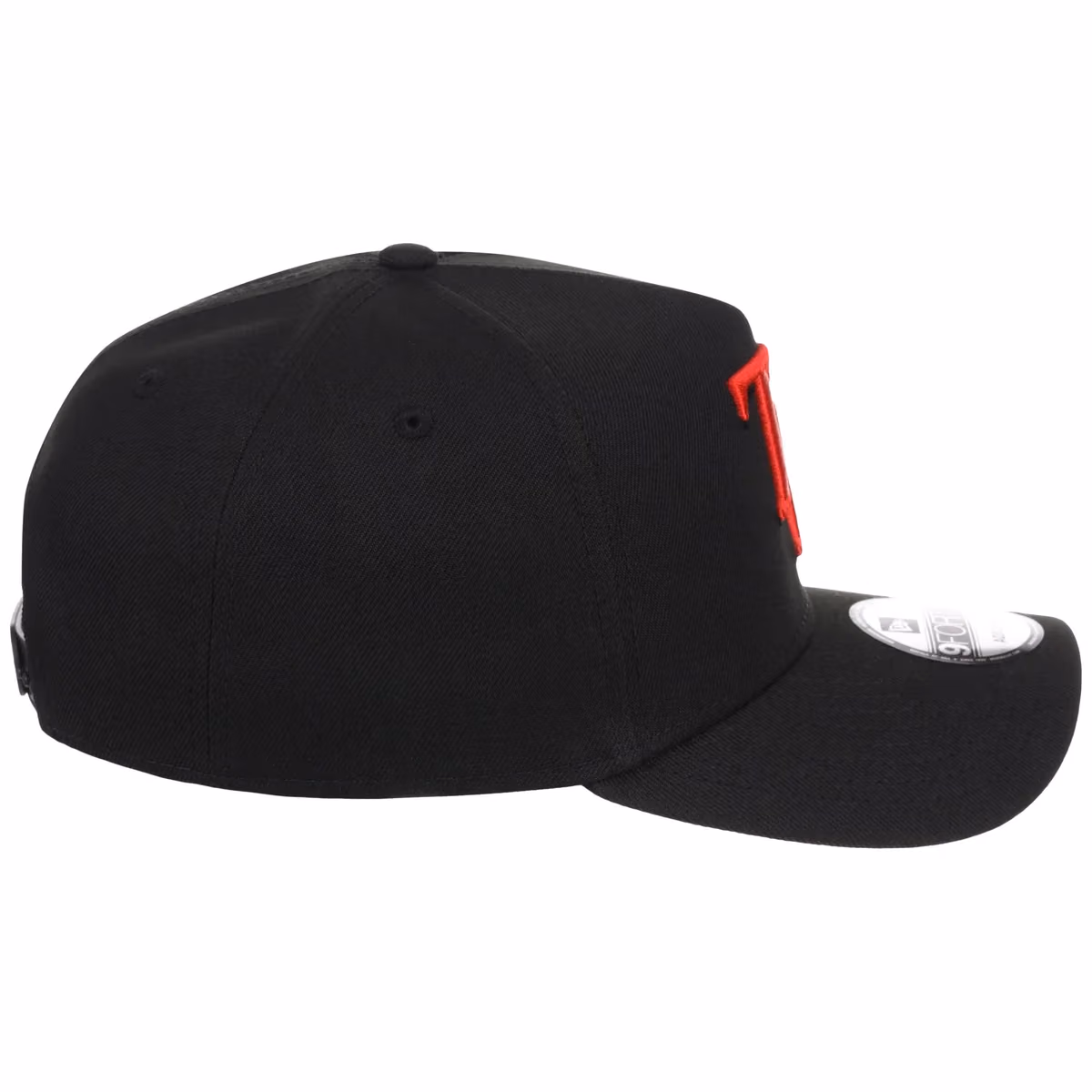 Tampa Bay Rays MLB Black x Red FASHION CORE New Era 9FORTY A-Frame detail view
