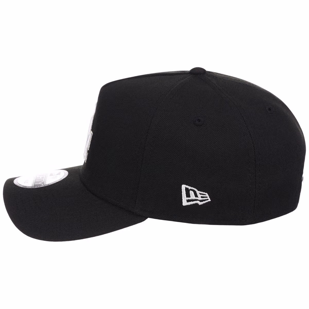 Los Angeles Dodgers MLB Black x White FASHION CORE New Era 9FORTY A-Frame detail view