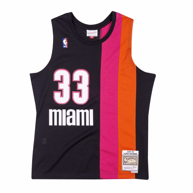 Alonzo Mourning #33 Miami Heat 2005-06 Mitchell & Ness Swingman NBA Jersey Alternate Black view 1