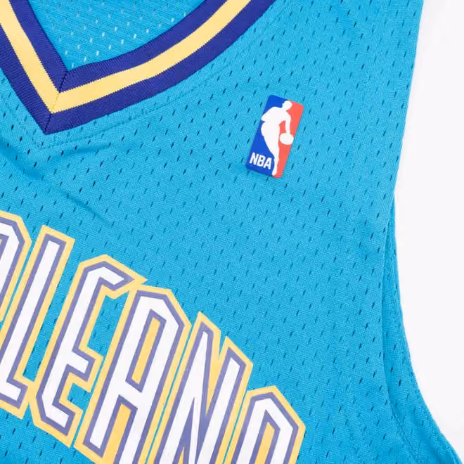 Chris Paul #3 New Orleans Hornets 2005-06 Mitchell & Ness Swingman NBA Jersey Teal view 5