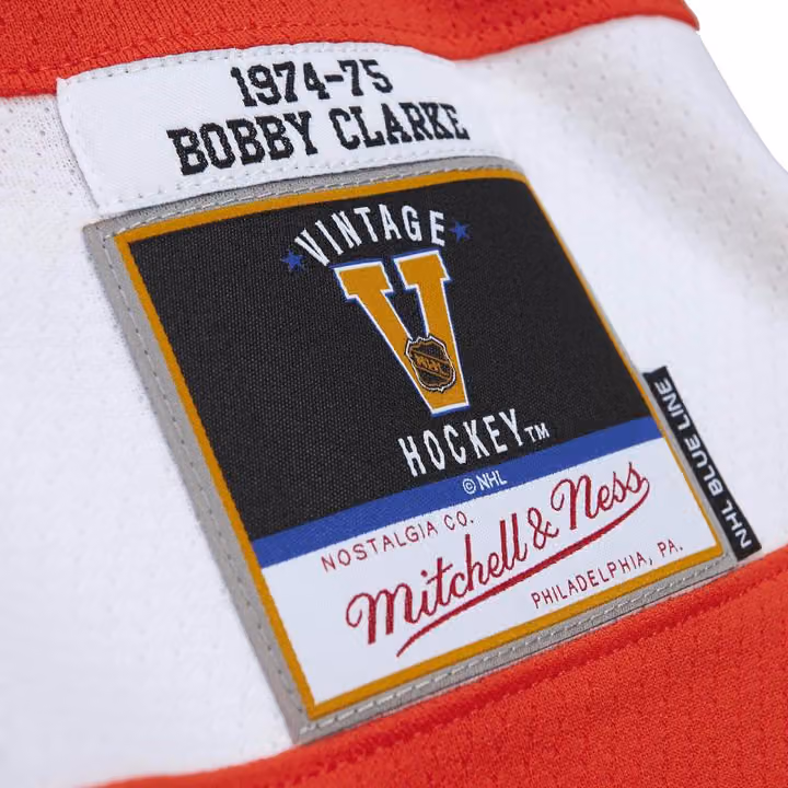 Bobby Clarke #16 Philadelphia Flyers 1974-75 Mitchell & Ness NHL Jersey view 3
