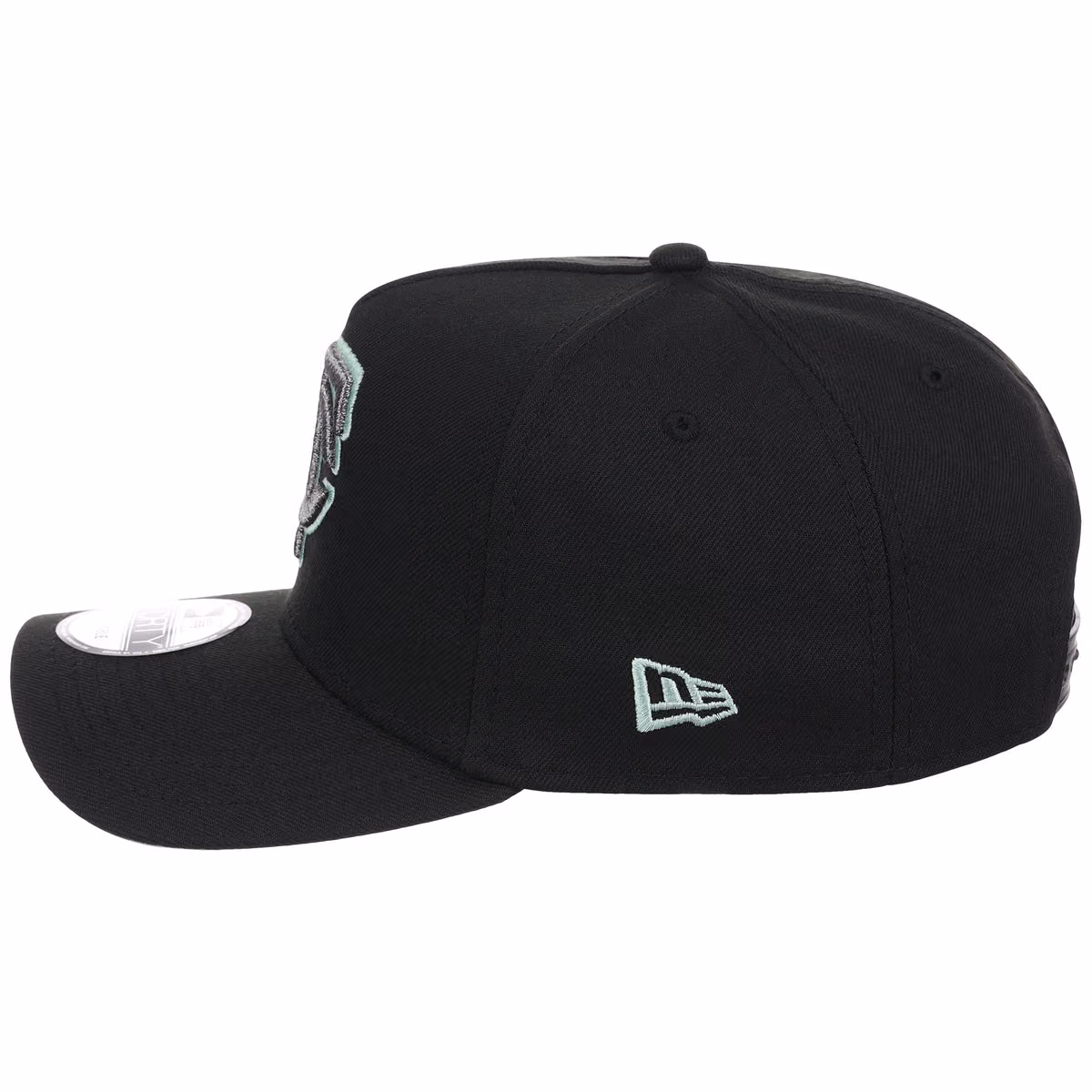 Minnesota Twins MLB Alpine Snow New Era 9FORTY A-Frame detail view