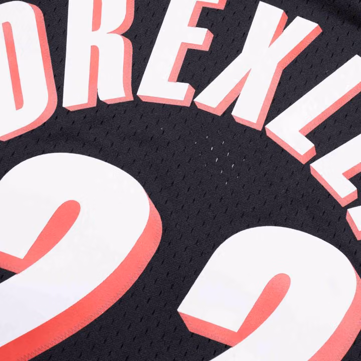 Clyde Drexler #22 Portland Trail Blazers 1991-92 Mitchell & Ness Swingman NBA Jersey Black view 4