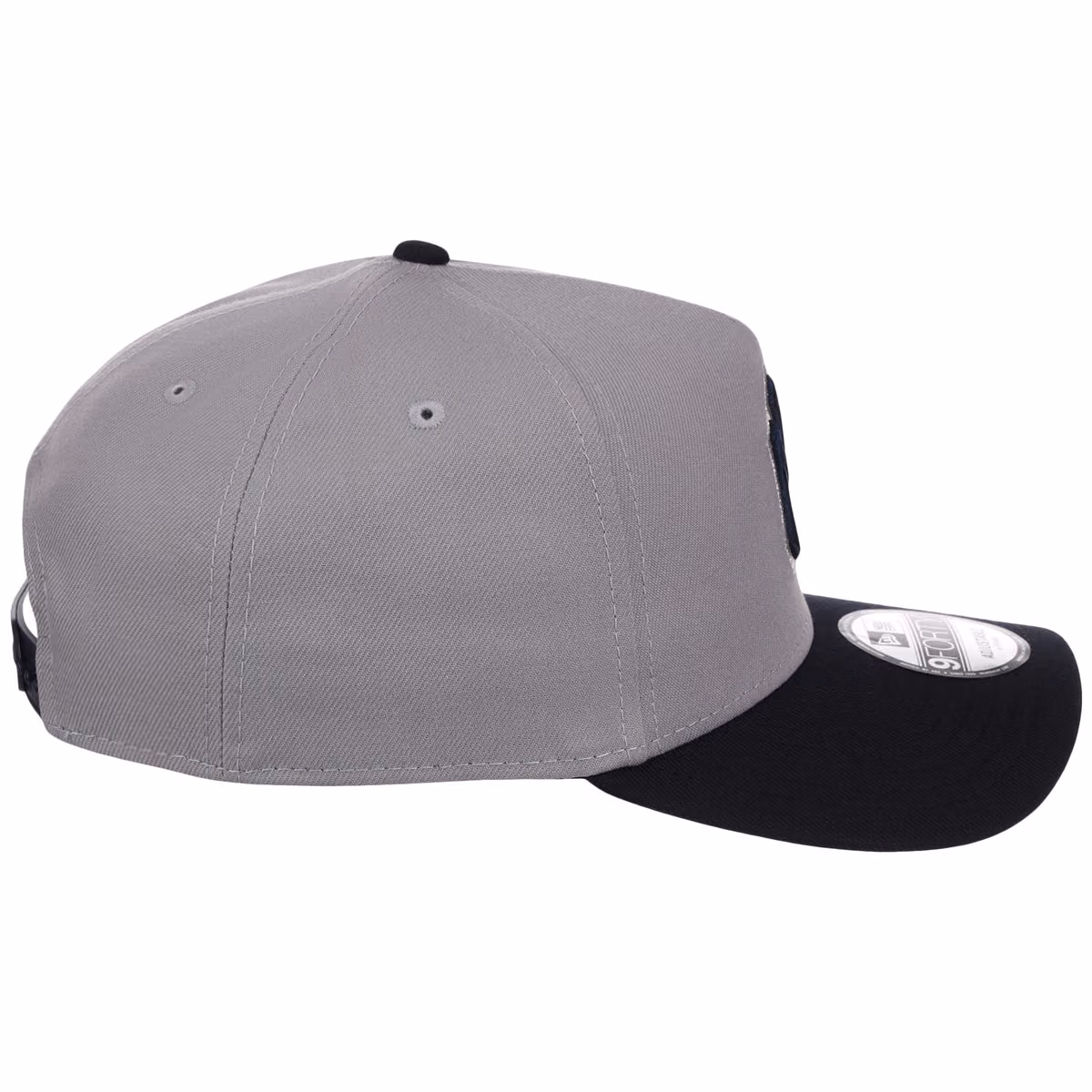 New York Yankees MLB Gray OTC FASHION CORE New Era 9FORTY A-Frame detail view