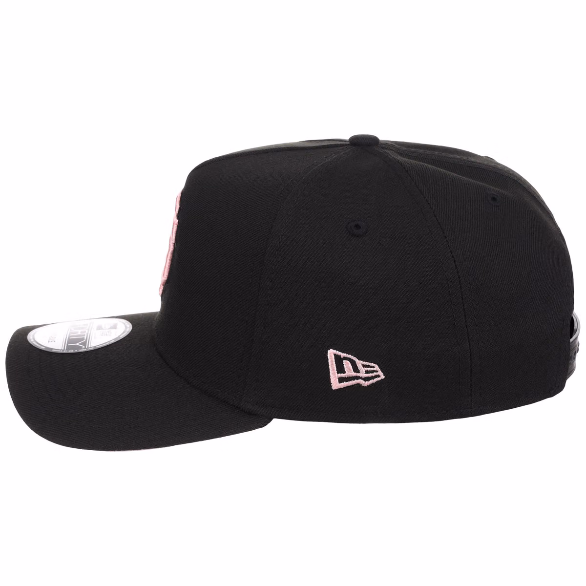 San Francisco Giants MLB Black x Pink FASHION CORE New Era 9FORTY A-Frame detail view