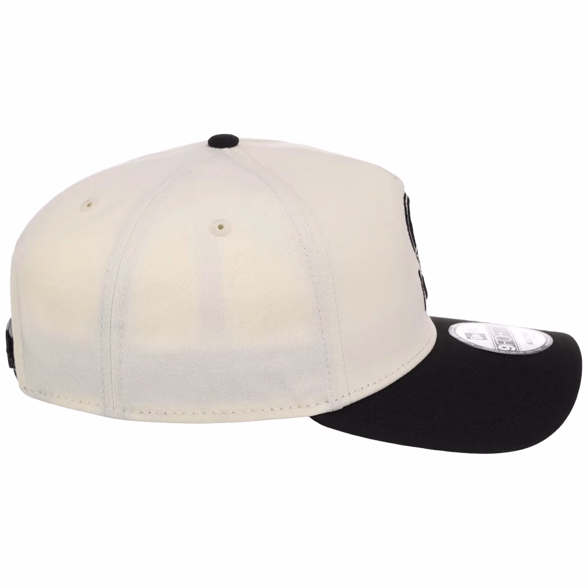 Seattle Mariners MLB Chrome x Black FASHION CORE New Era 9FORTY A-Frame detail view