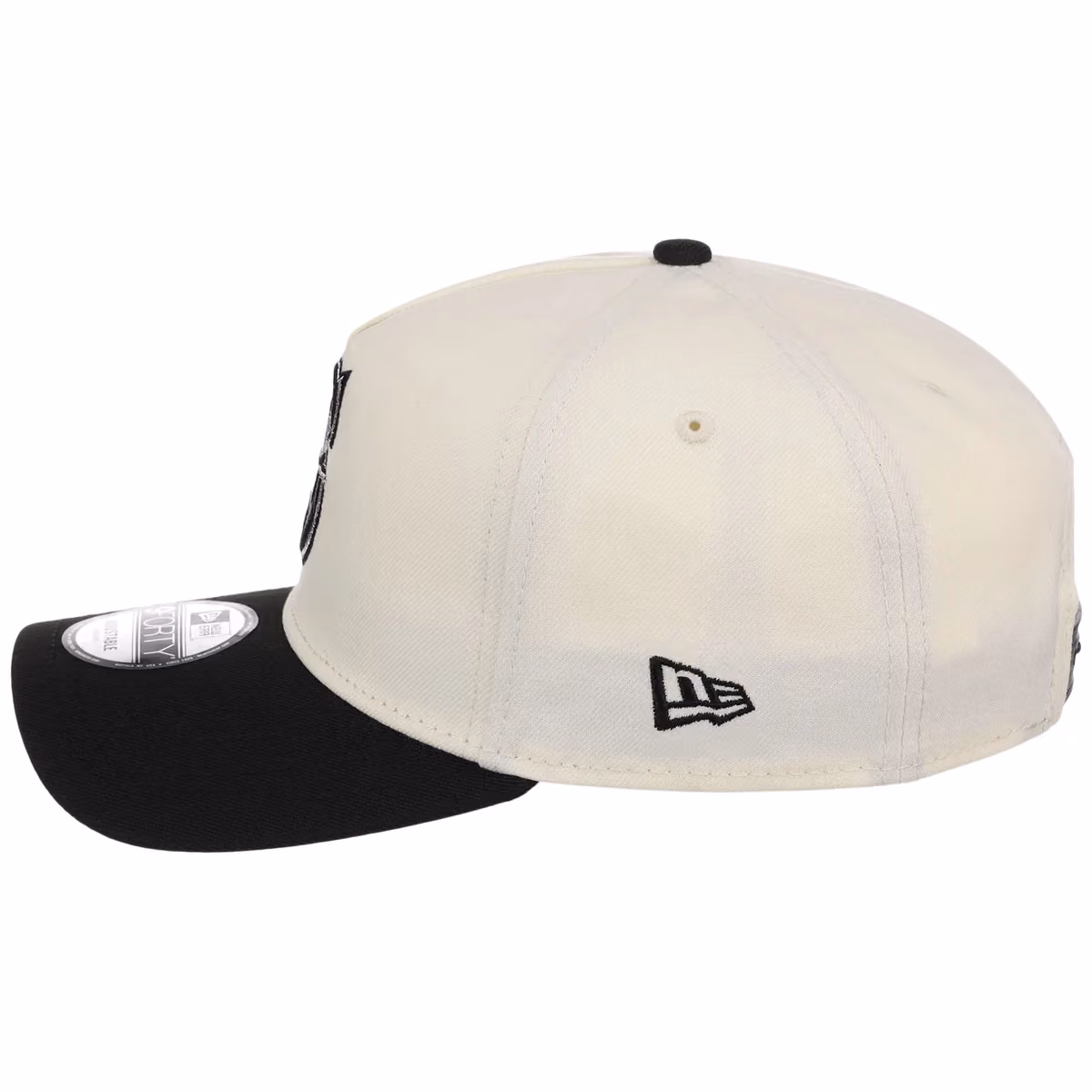 Seattle Mariners MLB Chrome x Black FASHION CORE New Era 9FORTY A-Frame detail view
