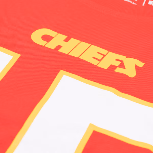 Patrick Mahomes #15 Kansas City Chiefs Iconic Player NFL T-Shirt Red view 5