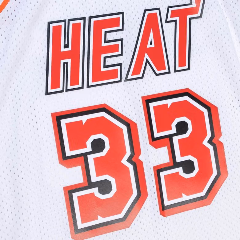 Alonzo Mourning #33 Miami Heat 1996-97 Mitchell & Ness Swingman NBA Jersey White view 4