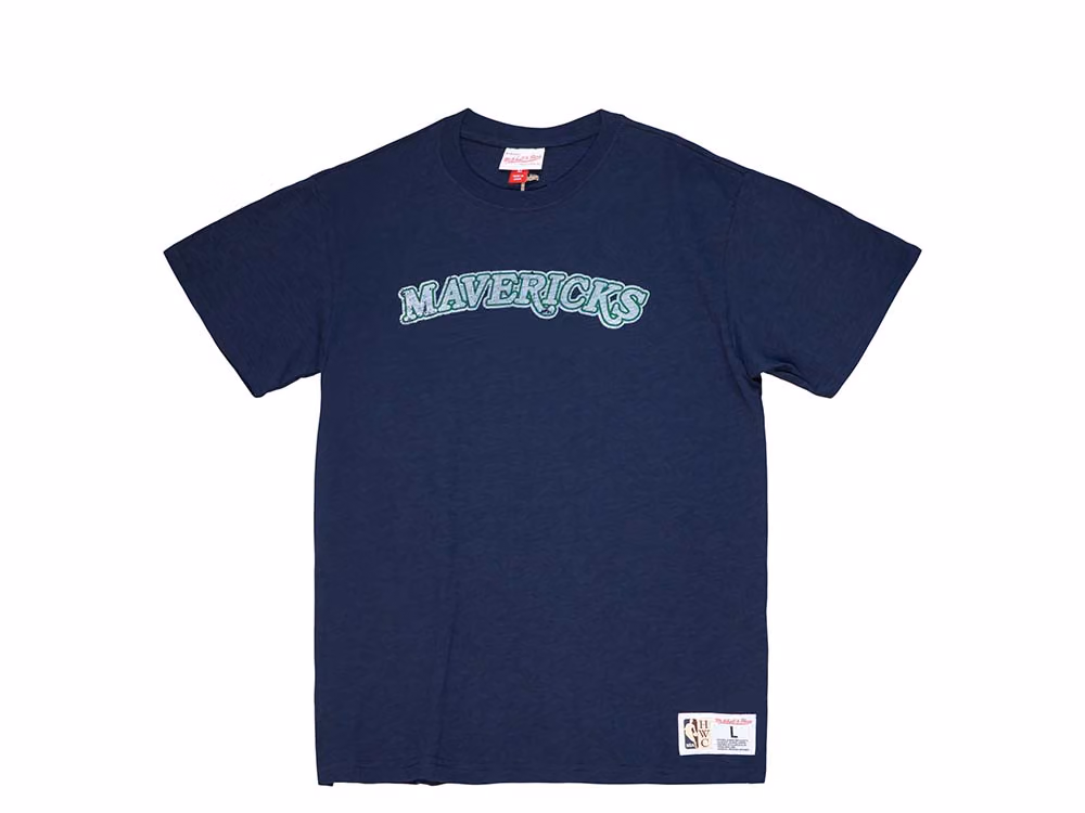 Mitchell & Ness Dallas Mavericks Legendary Navy Vintage T-Shirt front