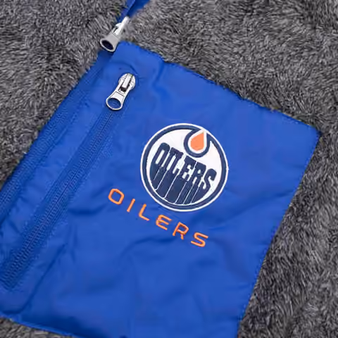 Edmonton Oilers G-III NHL Reversible Sherpa Winter Vest view 5