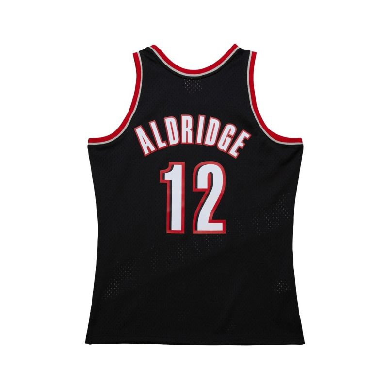 Lamarcus Aldridge #12 Portland Trail Blazers 2006-07 Mitchell & Ness Swingman NBA Jersey Black view 2