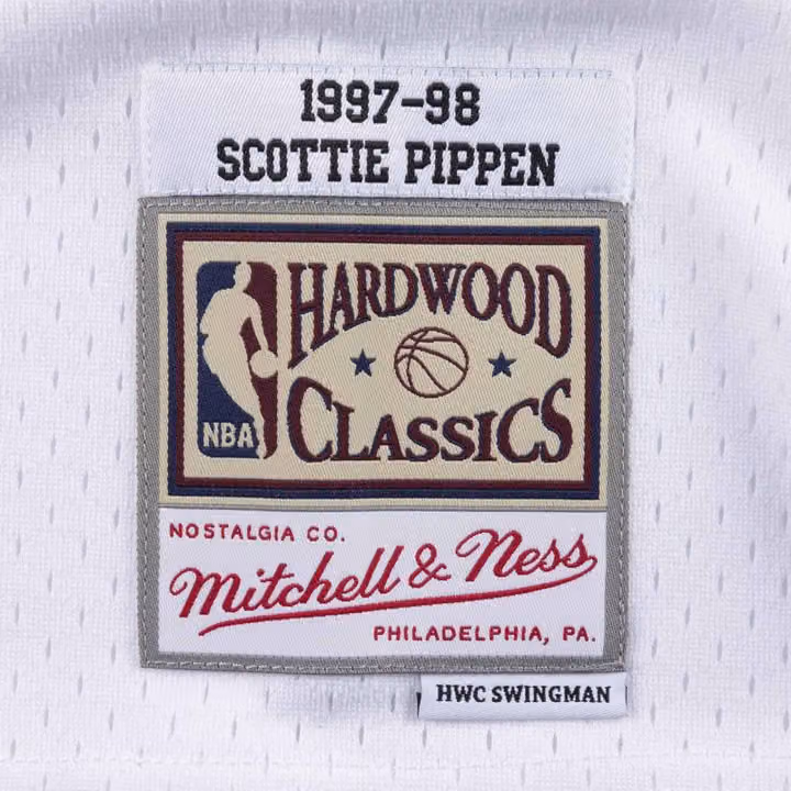 Scottie Pippen #33 Chicago Bulls 1997-98 Swingman NBA Jersey White view 3