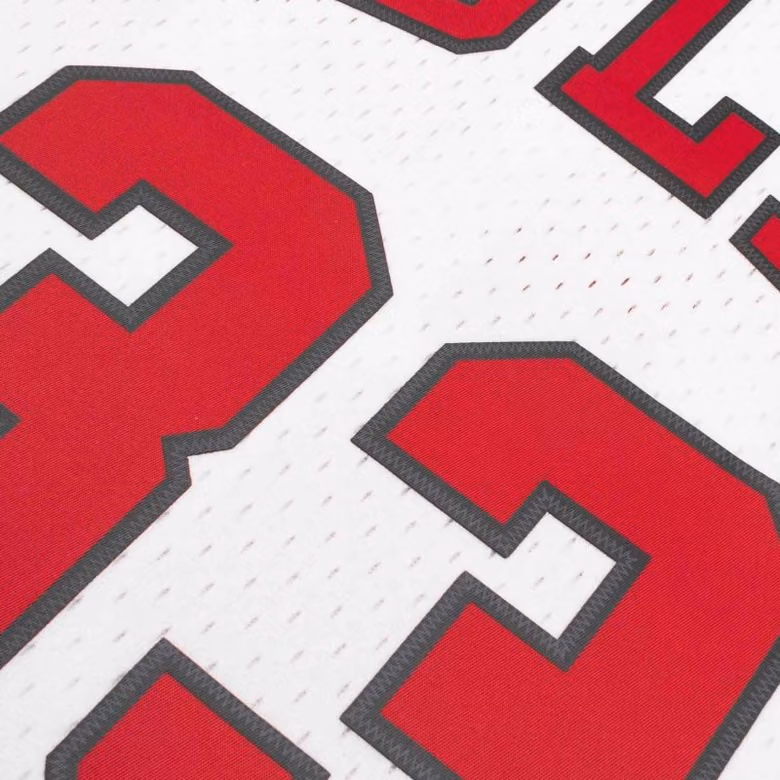 Scottie Pippen #33 Chicago Bulls 1997-98 Swingman NBA Jersey White view 5
