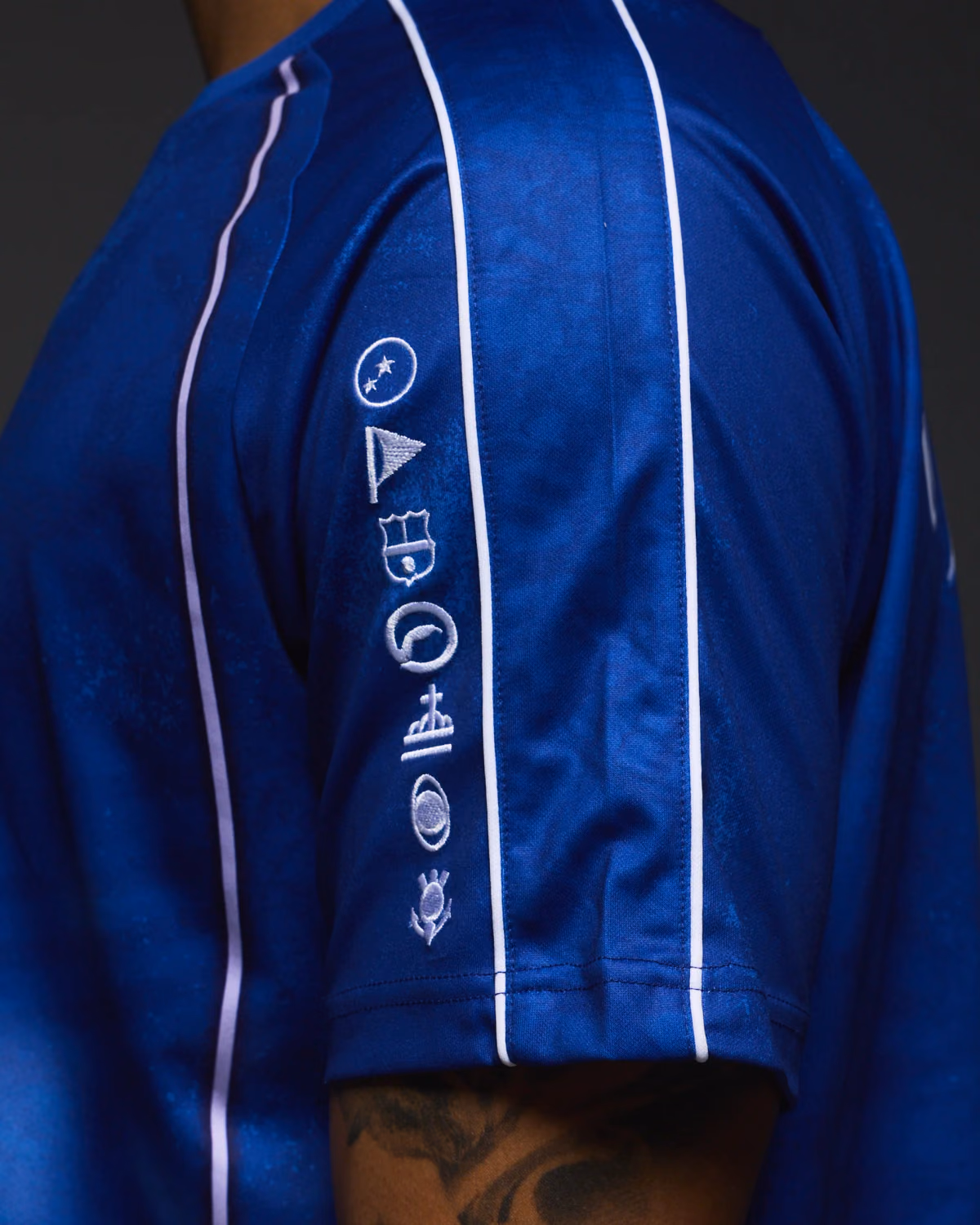 Jersevo Custom Personalized O Fenomeno Retro Jersey left sleeve detail