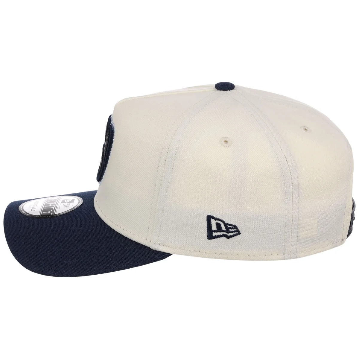 Milwaukee Brewers MLB Chrome x Navy FASHION CORE New Era 9FORTY A-Frame detail view