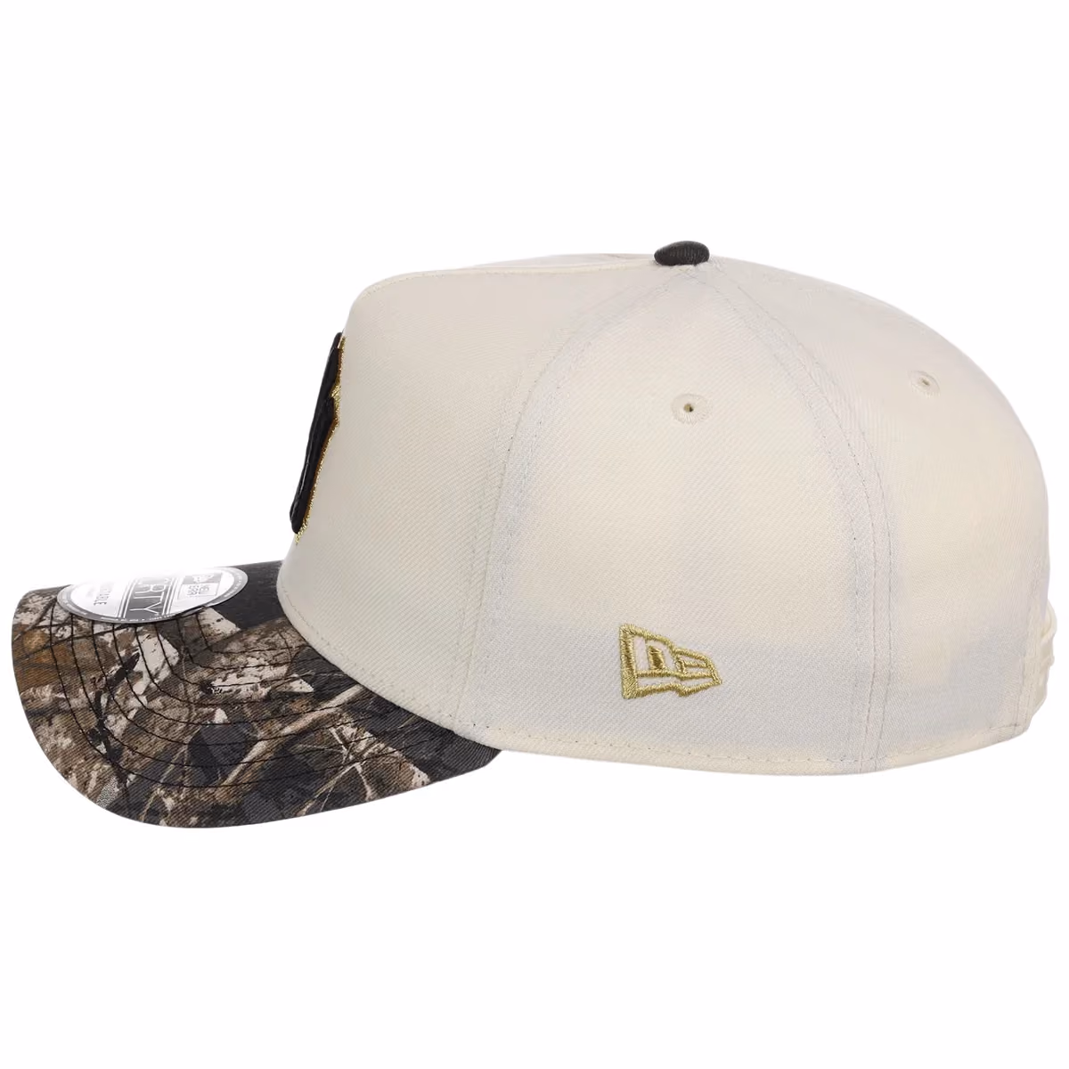 New York Yankees MLB Black Realtree Chrome New Era 9FORTY detail view