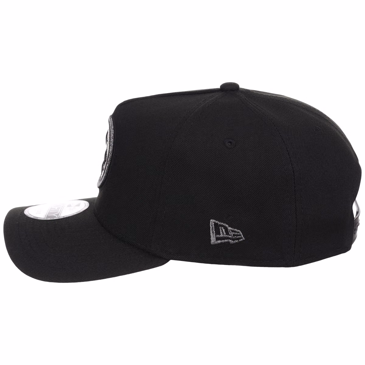 Pittsburgh Steelers NFL Liquid Titanium New Era 9FORTY detail view
