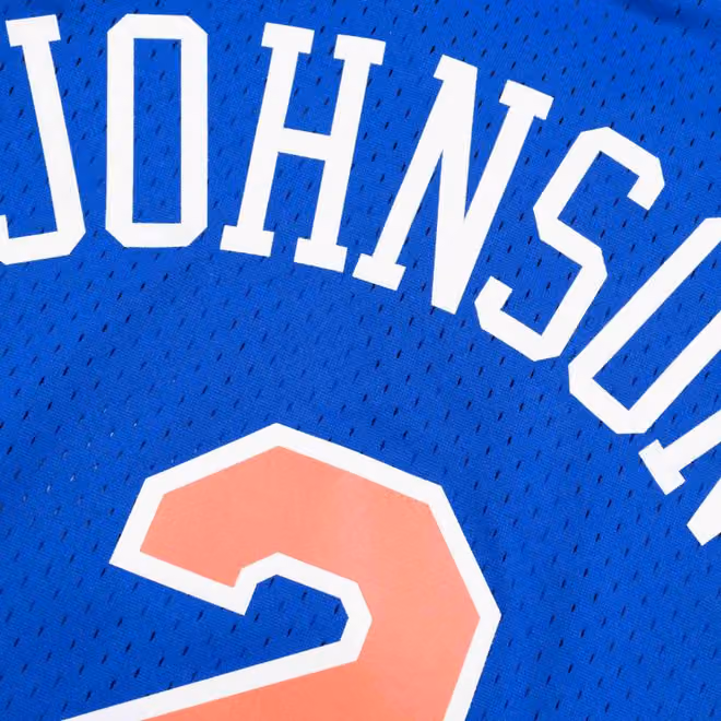 Larry Johnson #2 New York Knicks 1998-99 Mitchell & Ness Swingman NBA Jersey Blue view 4