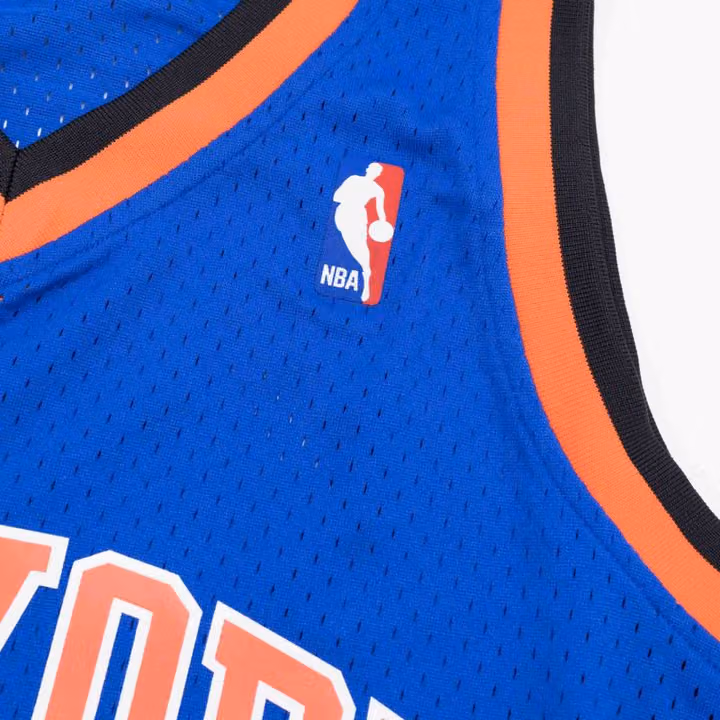 Larry Johnson #2 New York Knicks 1998-99 Mitchell & Ness Swingman NBA Jersey Blue view 5