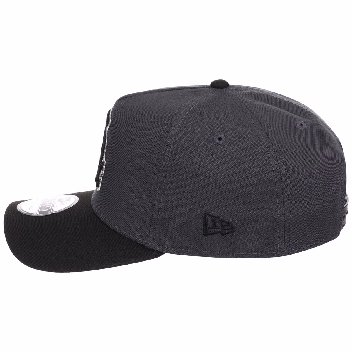 Chicago White Sox MLB Graphite x Black FASHION CORE New Era 9FORTY A-Frame detail view