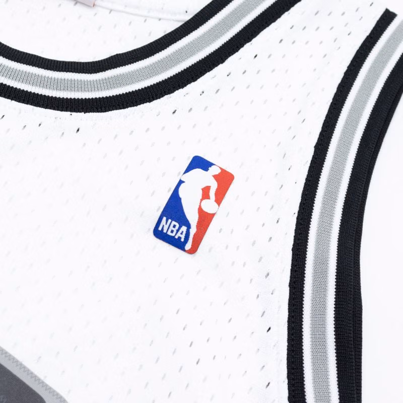 Tim Duncan #21 San Antonio Spurs 1998-99 Swingman NBA Jersey White view 6