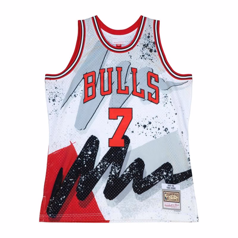 Toni Kukoč #7 Chicago Bulls Hyper Hoops Mitchell & Ness Swingman NBA Jersey view 1