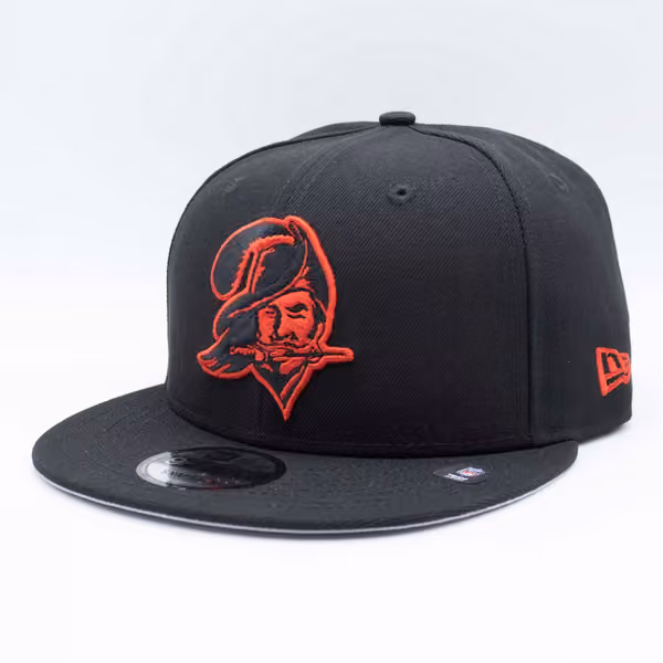 Tampa Bay Buccaneers Throwback New Era 9FIFTY NFL Snapback Cap Black product photo