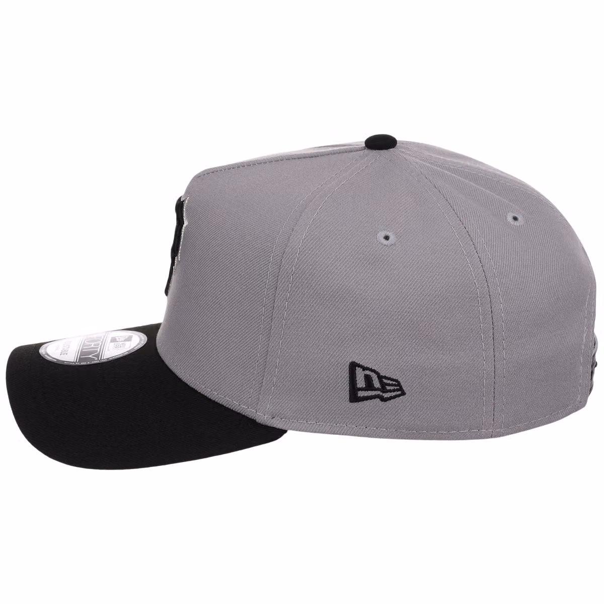 Pittsburgh Pirates MLB Gray x Black FASHION CORE New Era 9FORTY A-Frame detail view