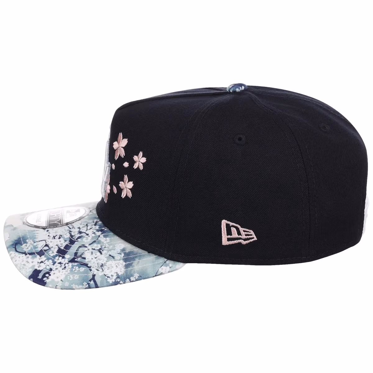 Los Angeles Dodgers Pacific Canvas New Era 9FORTY (Dark Royal/Floral) detail view