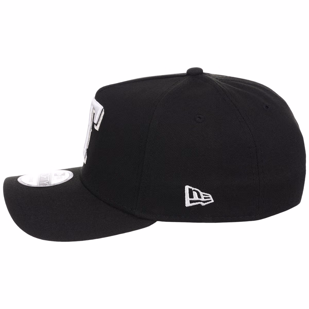 Texas Rangers MLB Black x White FASHION CORE New Era 9FORTY A-Frame detail view