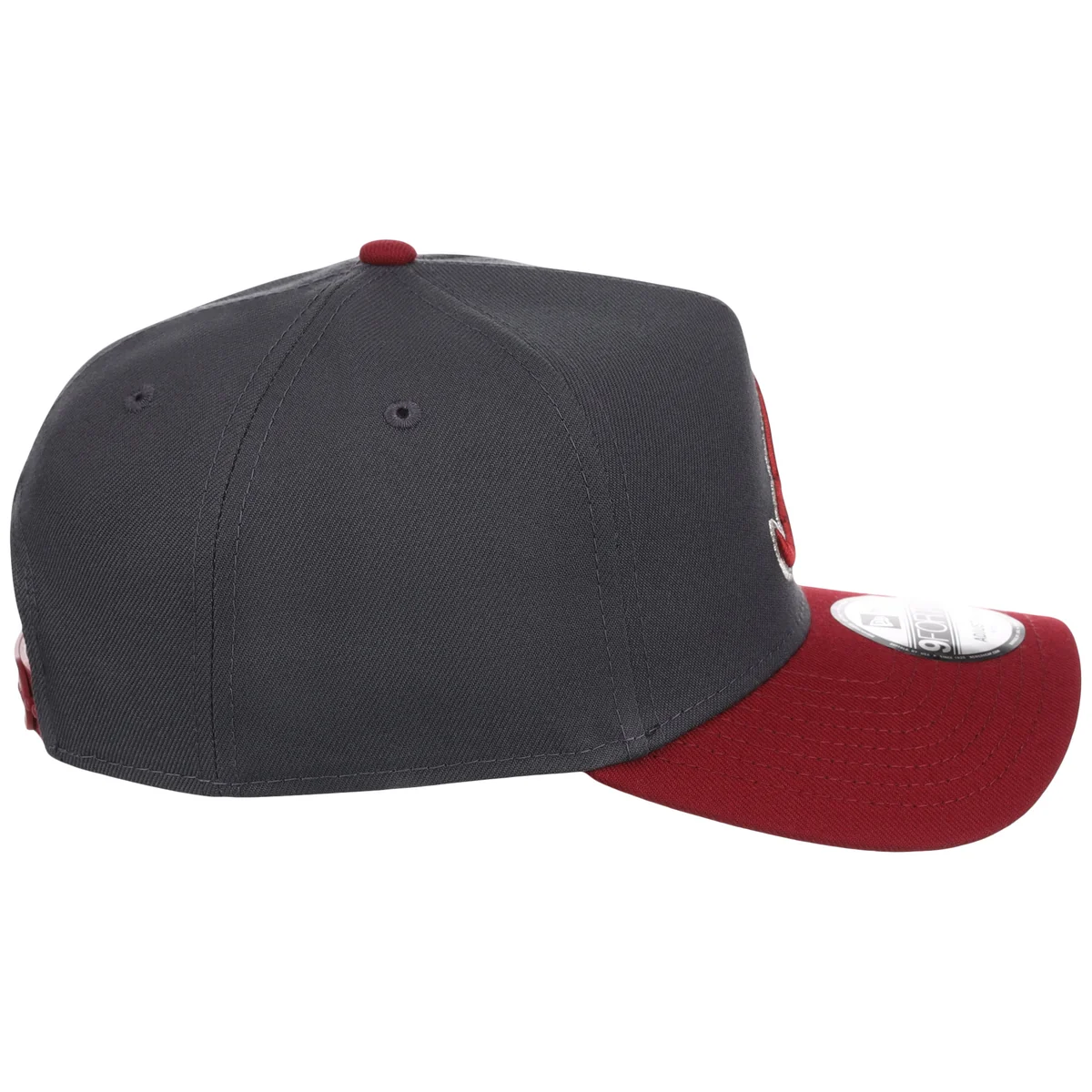 Atlanta Braves MLB Graphite x Cardinal FASHION CORE New Era 9FORTY A-Frame detail view