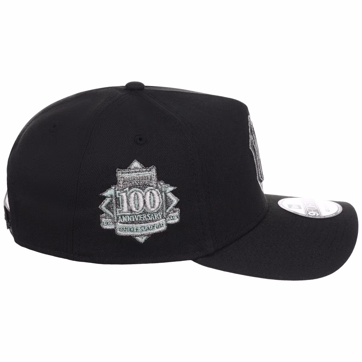 New York Yankees MLB Alpine Snow New Era 9FORTY A-Frame detail view