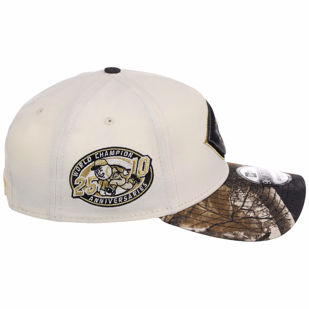 Cincinnati Reds MLB Black Realtree Chrome New Era 9FORTY detail view