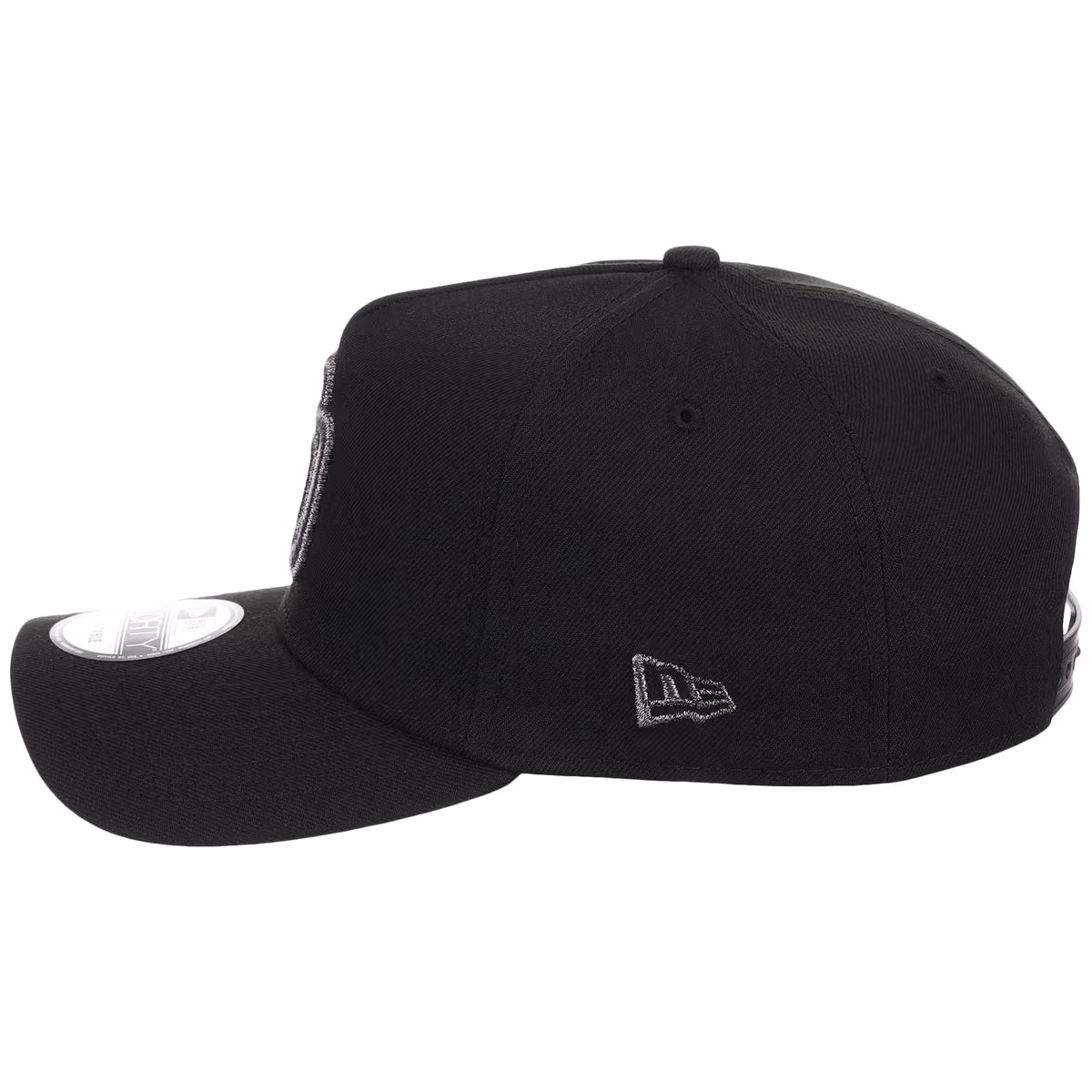 San Diego Padres MLB Liquid Titanium New Era 9FORTY A-Frame detail view