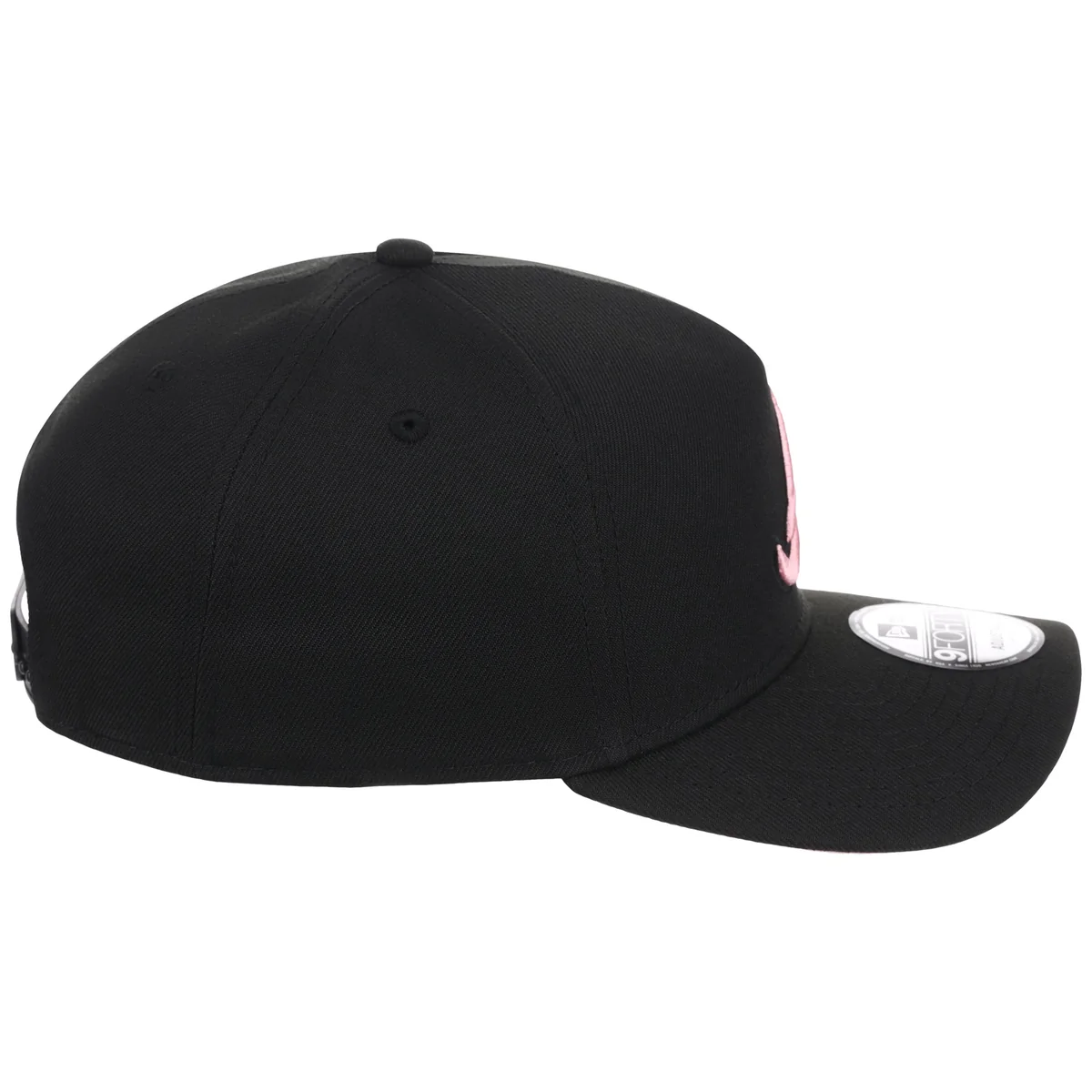 Atlanta Braves MLB Black x Pink FASHION CORE New Era 9FORTY A-Frame detail view