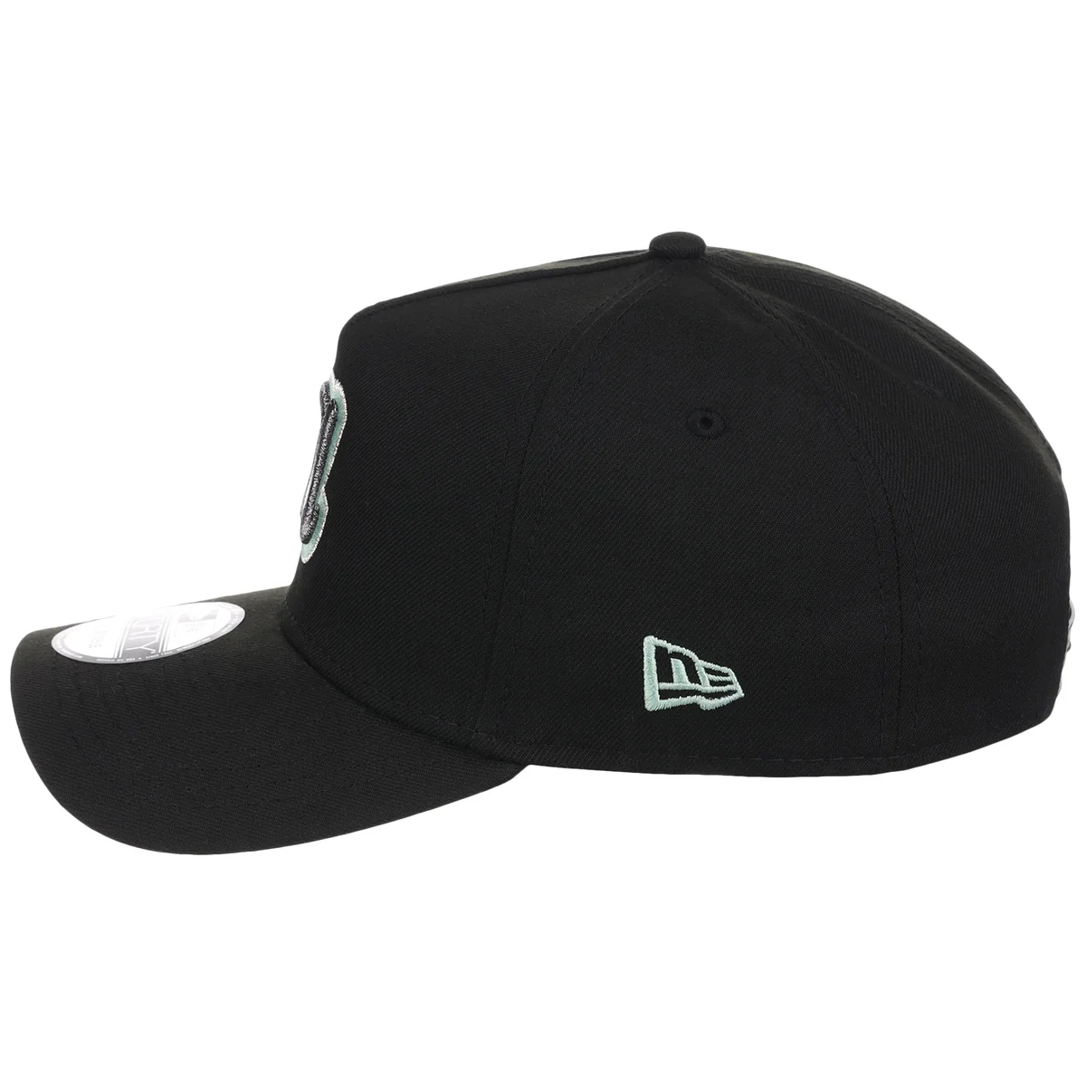 Atlanta Braves MLB Alpine Snow New Era 9FORTY A-Frame detail view