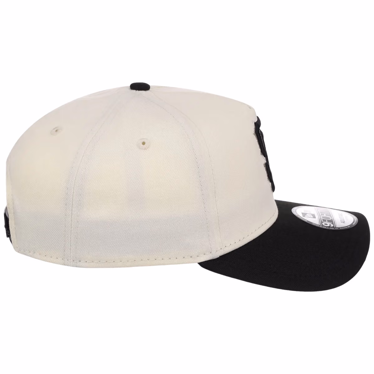 San Francisco Giants MLB Chrome x Black FASHION CORE New Era 9FORTY A-Frame detail view