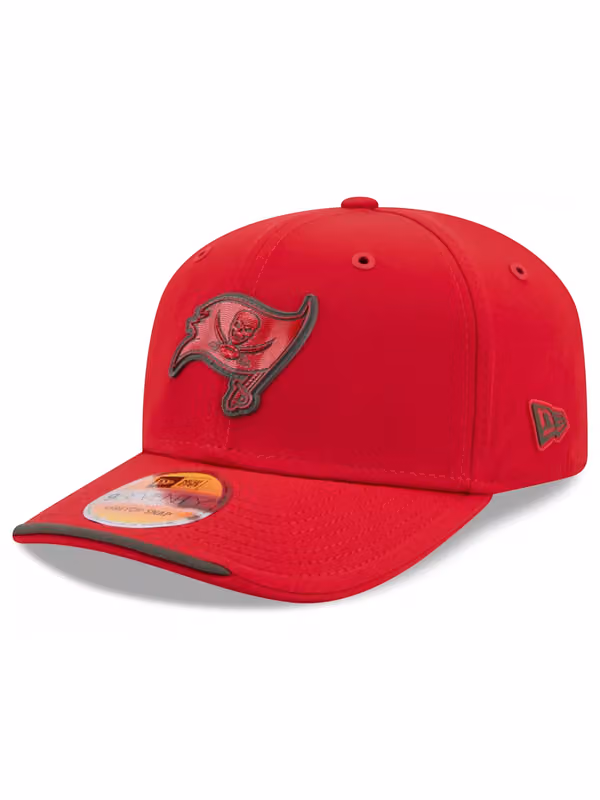 Tampa Bay Buccaneers 2026 NFL Sideline 9SEVENTY Stretch-Snap Cap Red product photo