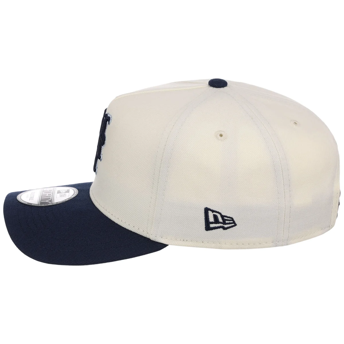 New York Mets MLB Chrome x Navy FASHION CORE New Era 9FORTY A-Frame detail view