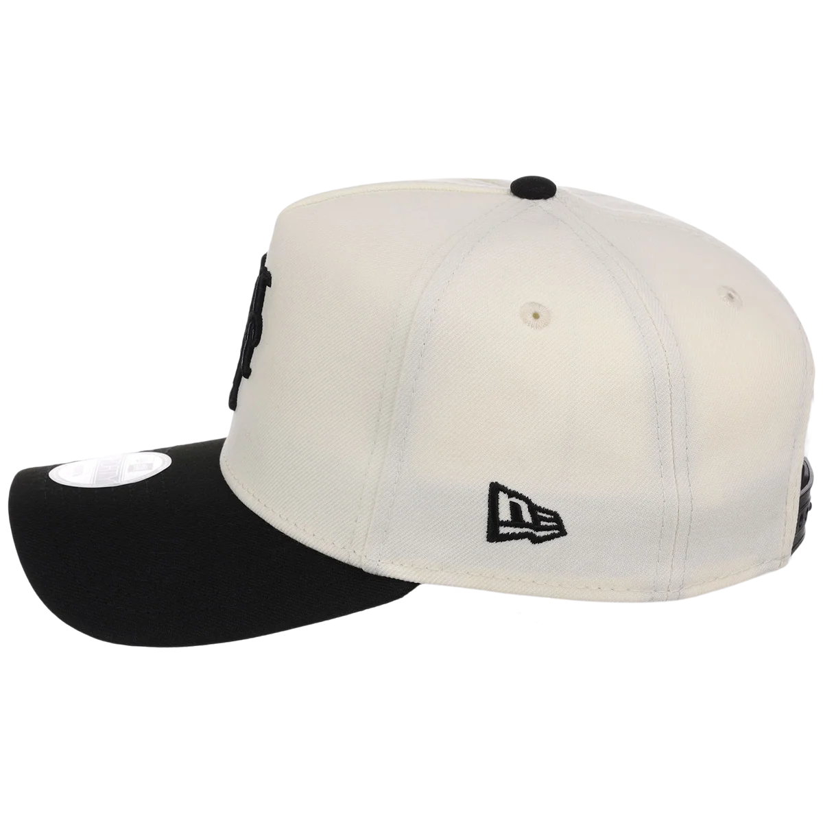 New York Mets Women's New Era 9FORTY Chrome x Black A-Frame detail view