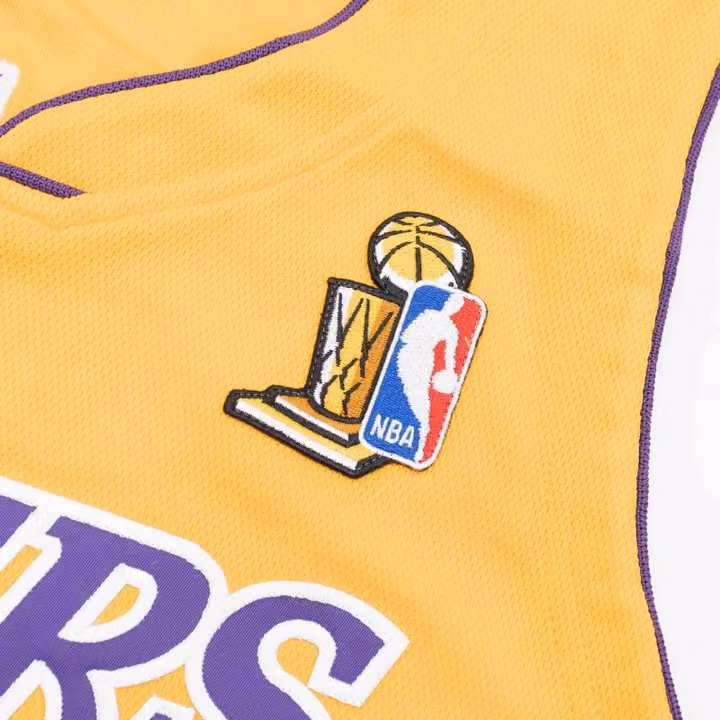Shaquille O'Neal #34 Los Angeles Lakers 2001-02 Mitchell & Ness Authentic NBA Jersey Yellow view 5