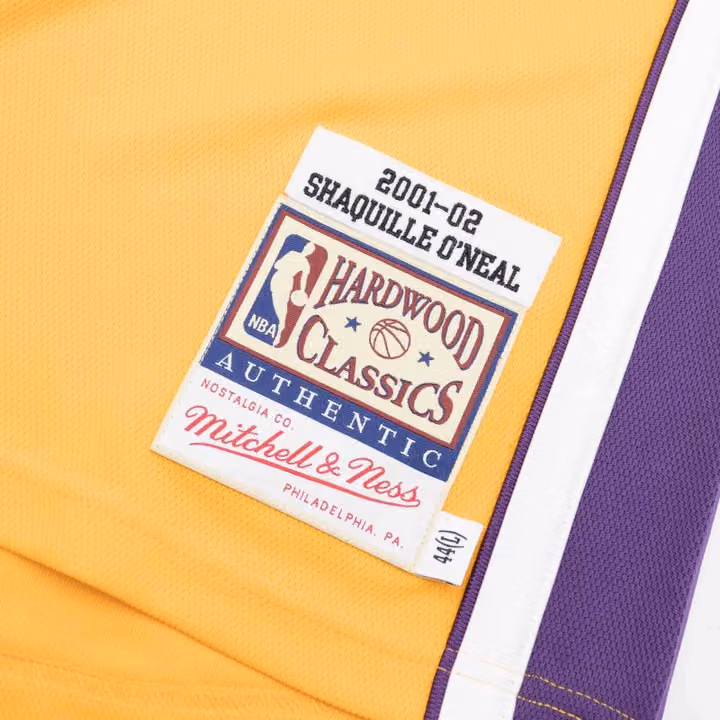 Shaquille O'Neal #34 Los Angeles Lakers 2001-02 Mitchell & Ness Authentic NBA Jersey Yellow view 3